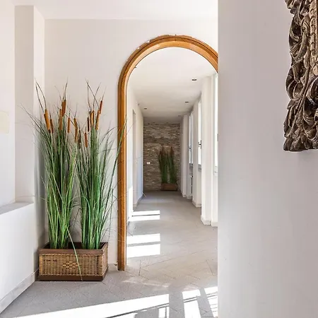 Central Florence Apartment