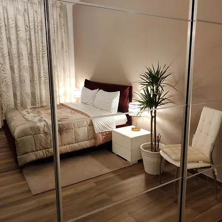 Central Florence Apartment